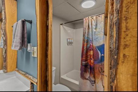 Stonegate Lodge King Bed Wifi Roku Tv Salt Water Pool Room #203 Eureka Springs Ngoại thất bức ảnh