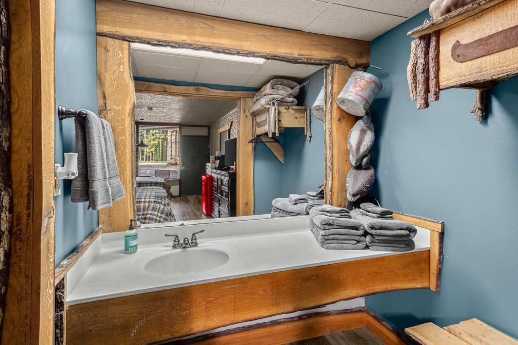 Stonegate Lodge King Bed Wifi Roku Tv Salt Water Pool Room #203 Eureka Springs Ngoại thất bức ảnh