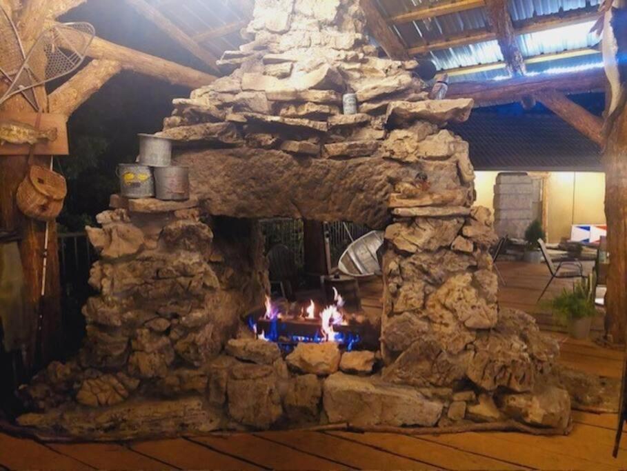 Stonegate Lodge King Bed Wifi Roku Tv Salt Water Pool Room #203 Eureka Springs Ngoại thất bức ảnh